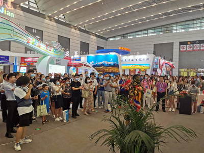 四川文旅組團(tuán)亮相西安旅博會，向古都“送安逸”